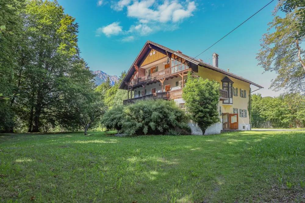 KITZIMMO-Historische Villa in idyllischer Lage kaufen - Immobilien Pinswang Tirol.