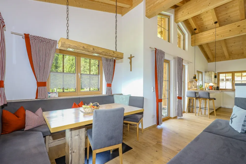 KITZIMMO-Zwei Luxuschalets mit Panoramablick in Top-Ruhelage kaufen - Immobilien Steinberg Tirol.