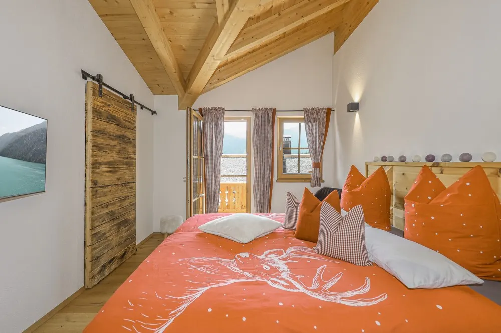 KITZIMMO-Zwei Luxuschalets mit Panoramablick in Top-Ruhelage kaufen - Immobilien Steinberg Tirol.
