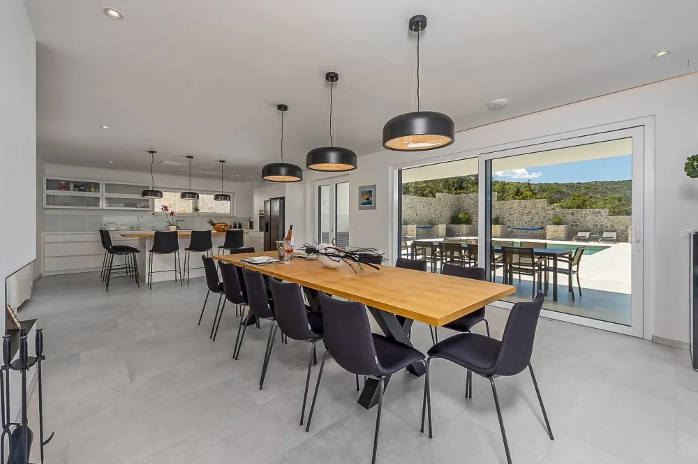 KITZIMMO-Luxusvilla in Toplage mit Meerblick kaufen - Immobilien Kroatien.