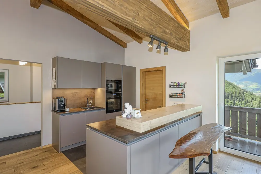 KITZIMMO-Hochwertiges Zweifamilienhaus in unverbaubarer Aussichtslage kaufen - Immobilien Hollersbach.