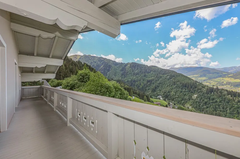 KITZIMMO-Hochwertiges Zweifamilienhaus in unverbaubarer Aussichtslage kaufen - Immobilien Hollersbach.