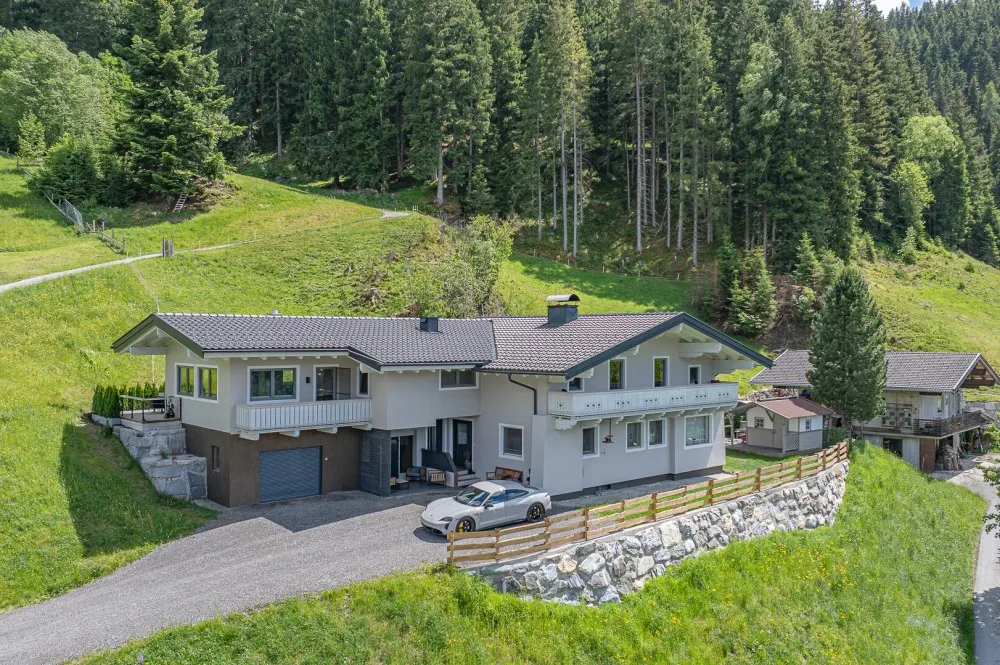 KITZIMMO-Hochwertiges Zweifamilienhaus in unverbaubarer Aussichtslage kaufen - Immobilien Hollersbach.