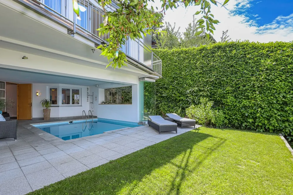 KITZIMMO-Exklusive Villa mit Pool am Traunsee kaufen - Immobilien Gmunden.
