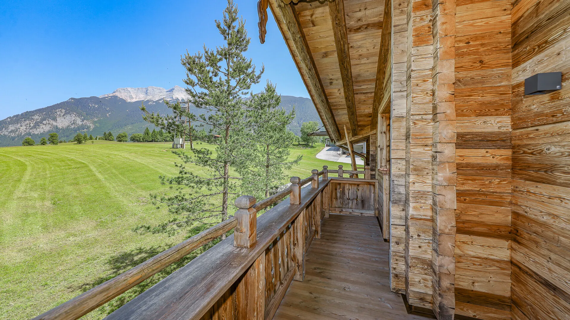 KITZIMMO-Zwei Luxuschalets mit Panoramablick in Top-Ruhelage kaufen - Immobilien Steinberg Tirol.