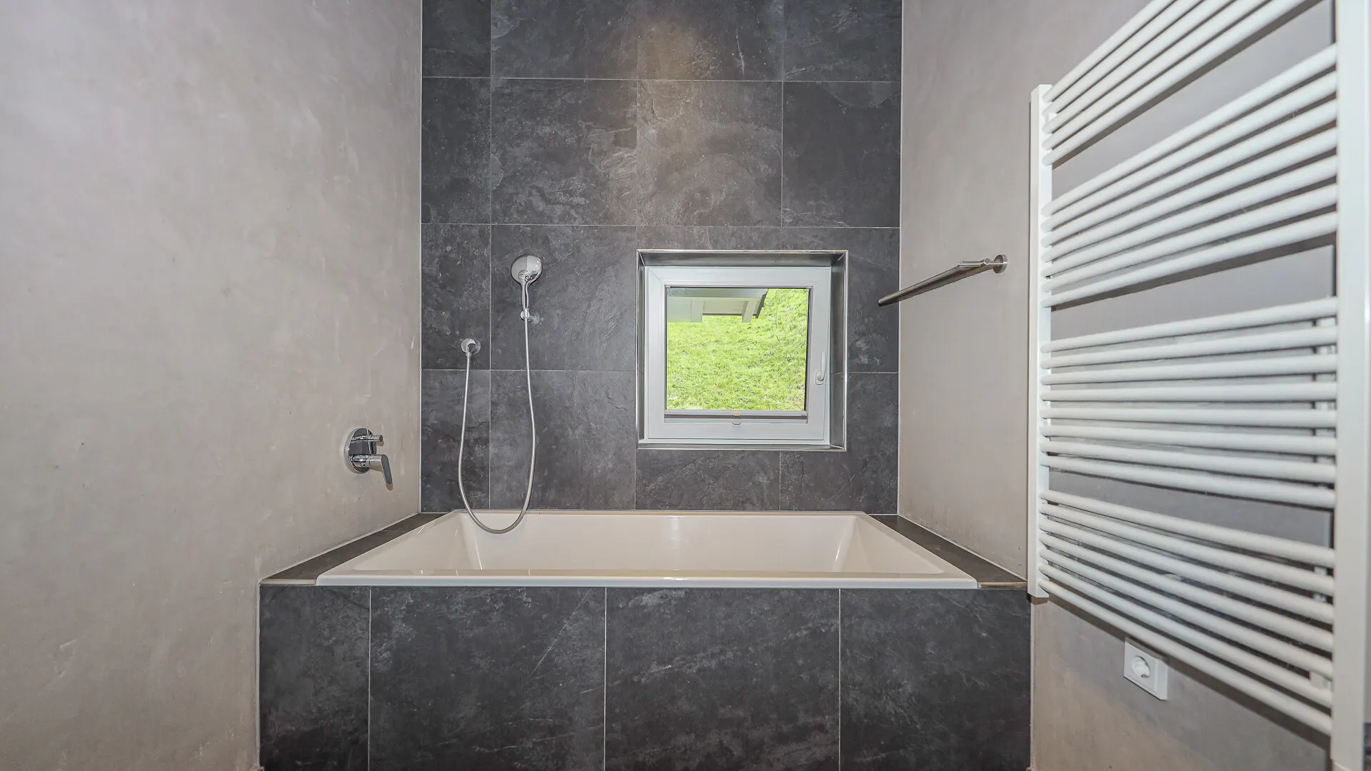 KITZIMMO-Hochwertiges Zweifamilienhaus in unverbaubarer Aussichtslage kaufen - Immobilien Hollersbach.