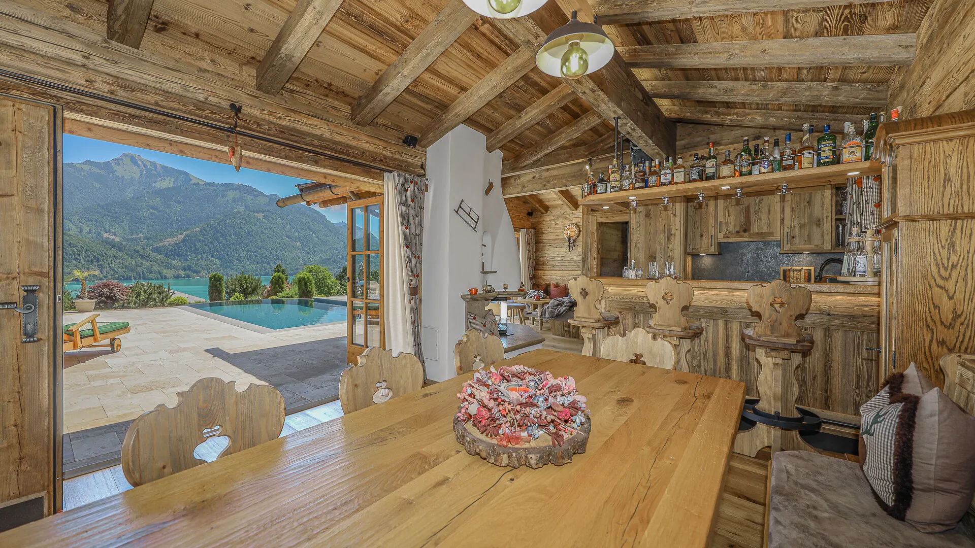 KITZIMMO-Einzigartige Landhausvilla mit Pool und unverbaubarem Seeblick - Immobilien St. Gilgen.